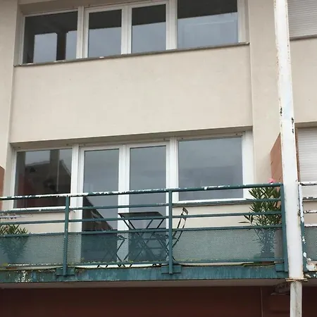 Un Duplex A *